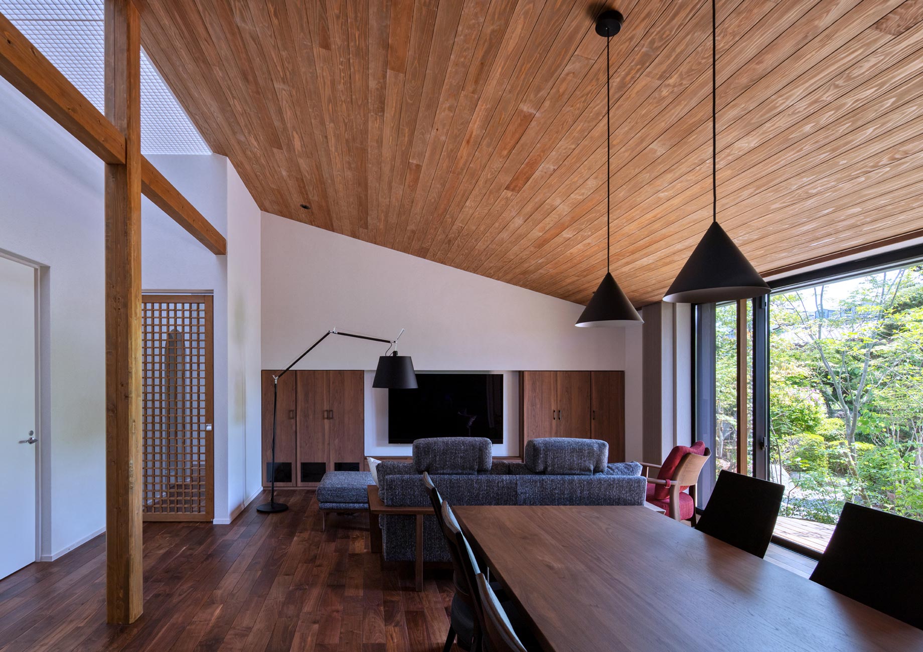 023ダイニングより見る