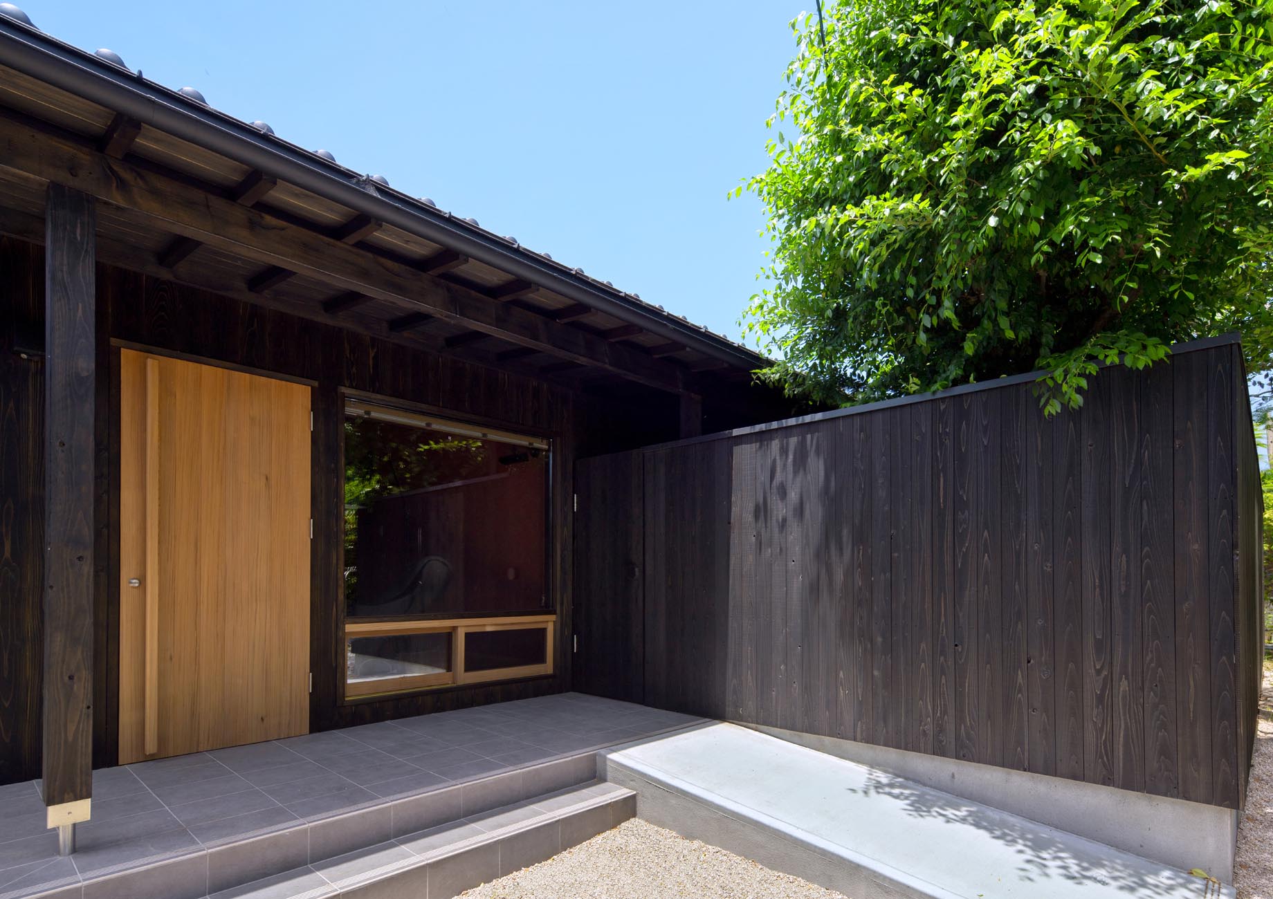 玄関アプローチ